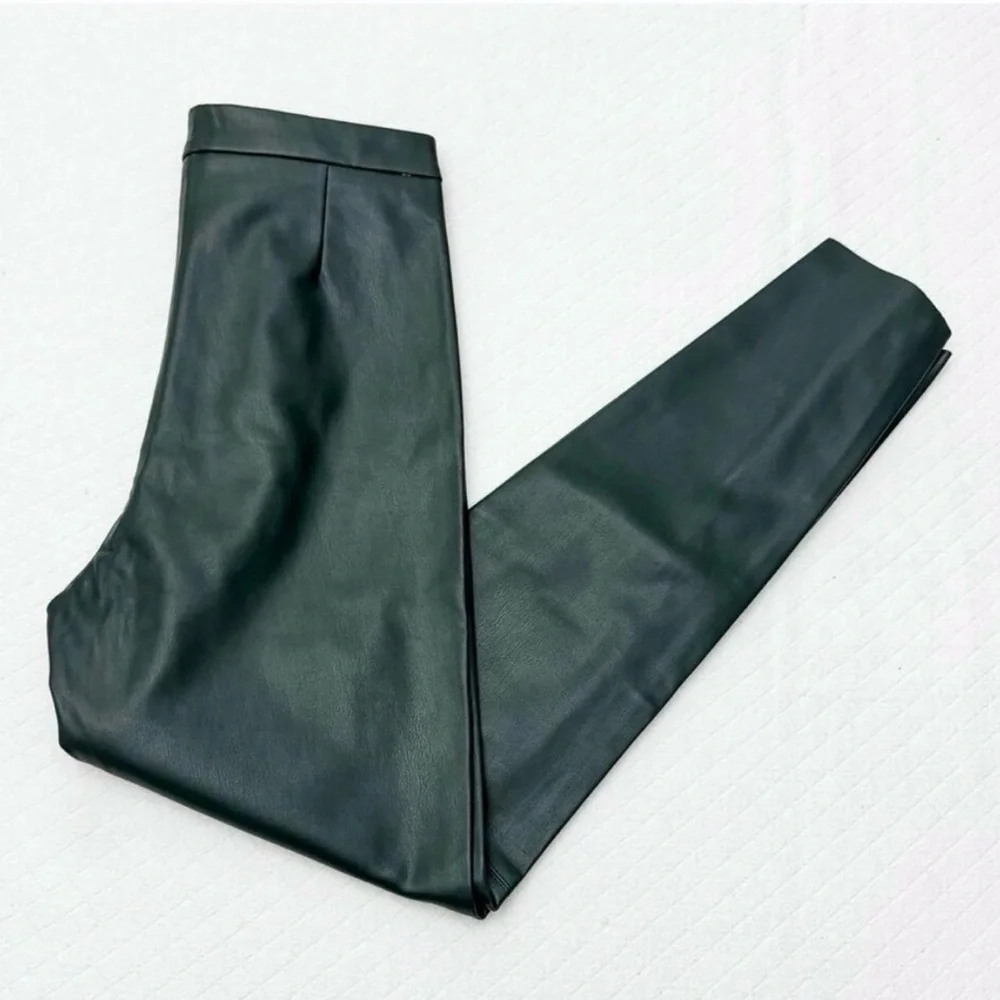 NWOT Zara Dark Green Leather high-waisted leggings. Size M. Ankle Zip